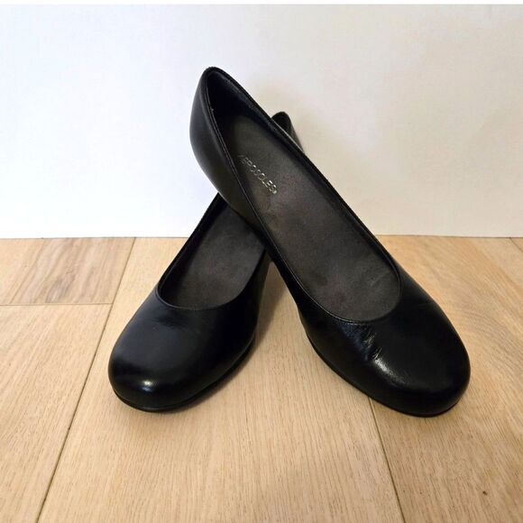 Aerosoles Women's Sz 8.5 Leather Black Round Toe Pumps w/Memory Foam Footbed - Picture 1 of 5